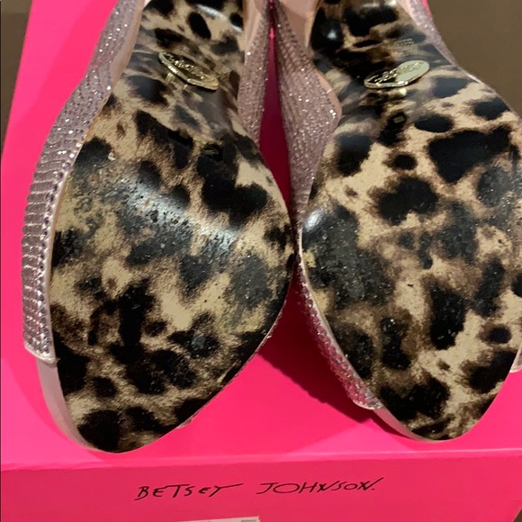 😍 Betsey Johnson Glitzeee Blush Pink Heels 😍 - Picture 9 of 9